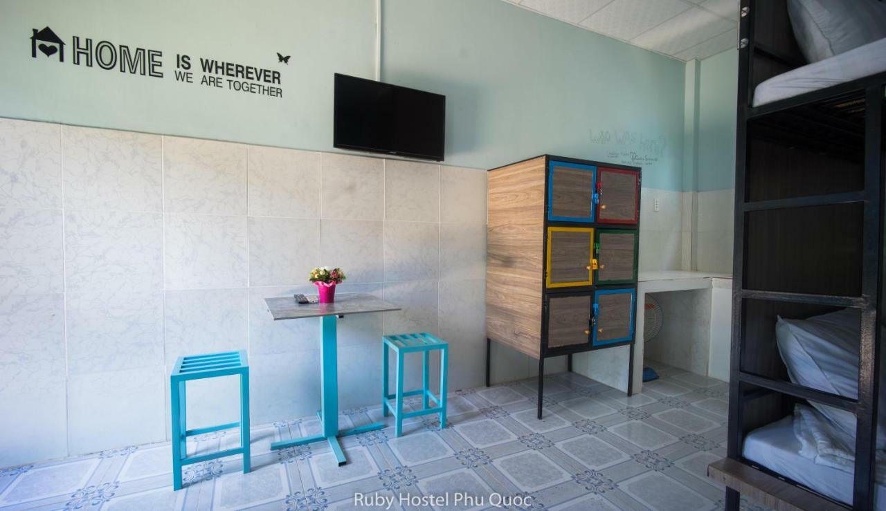 Ruby Phu Quoc Hostel Exterior photo